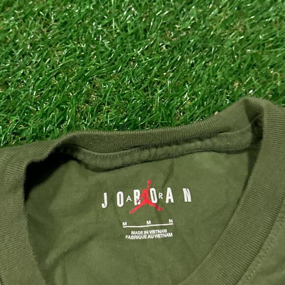 Jordan Graphic T-Shirt - Picture 4 of 5